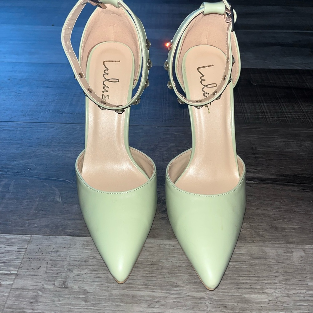 Lulu's Green Pointed-Toe Heels with Ankle Strap